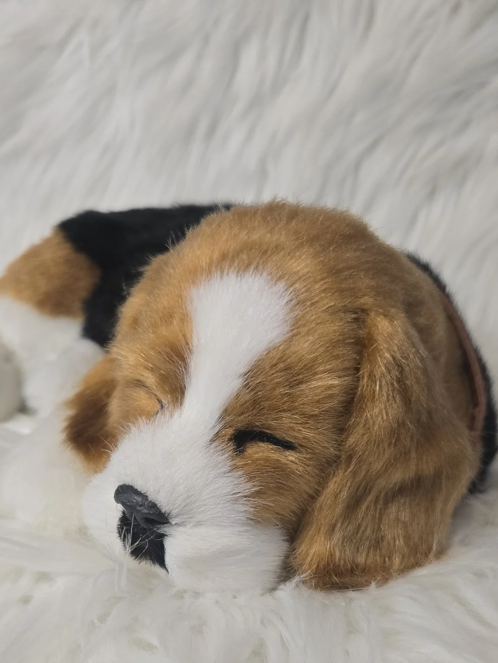 Perfect Petzzz Beagle Breathing Realistic Sleeping Pet Puppy Dog